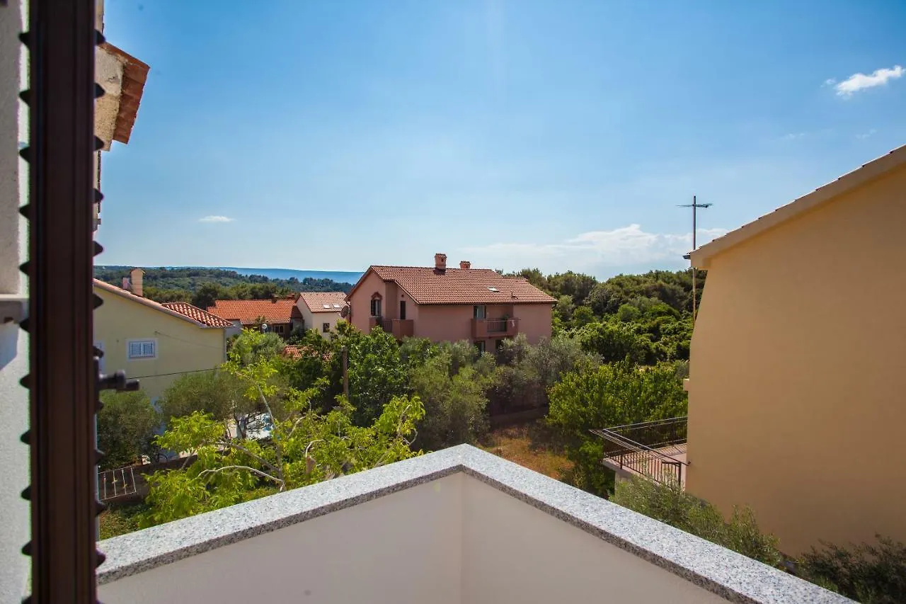 Guesthouse Maver 3*, Cres